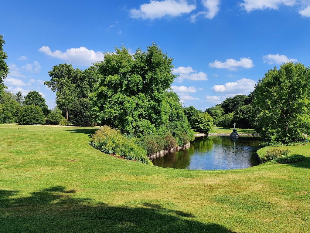 A view of the lake at Arboretum Wespelaar