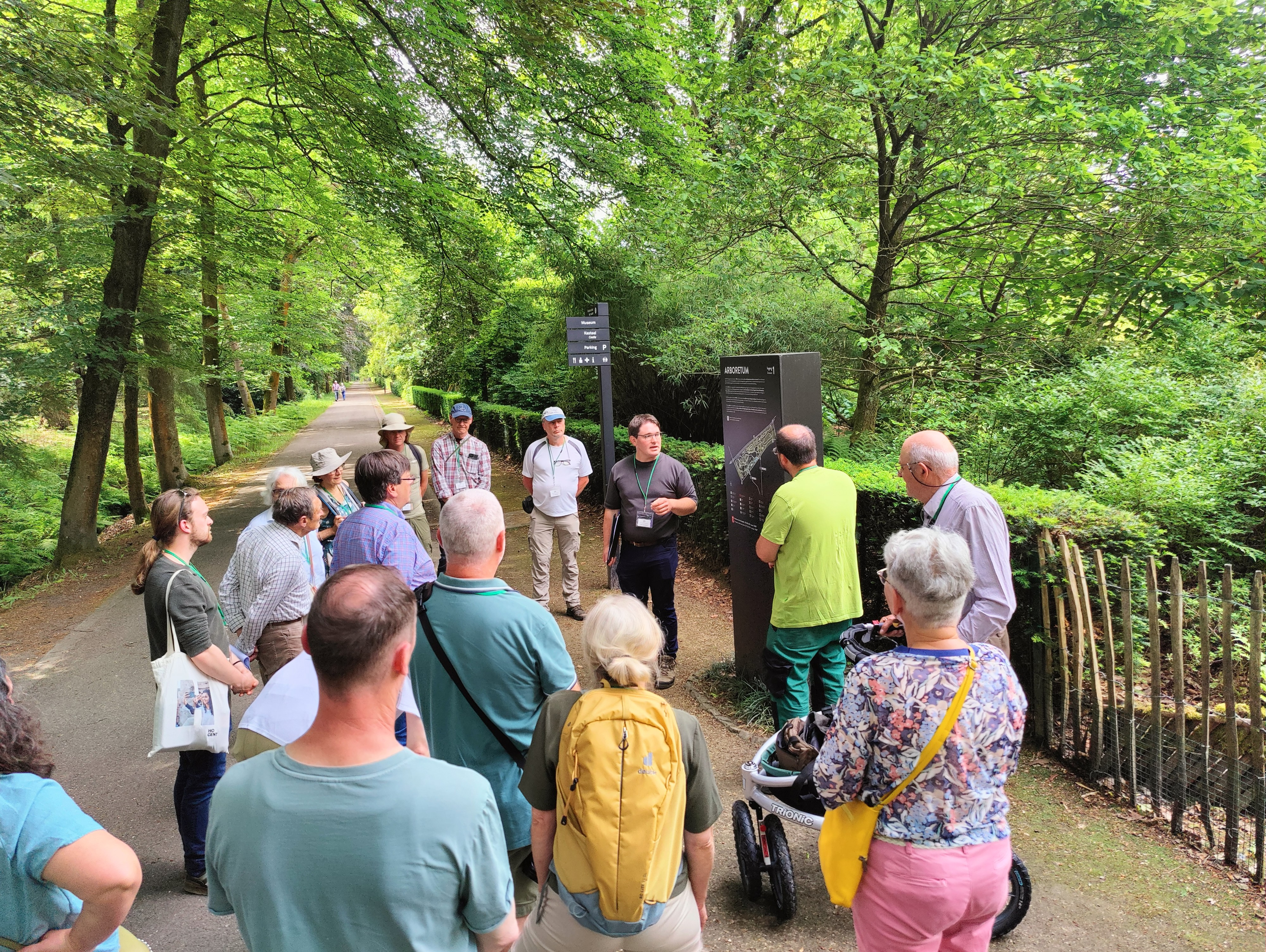 Sven Bronckaers welcomes the group at Bokrijk Arboretum