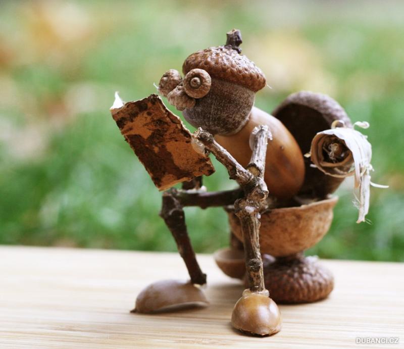 Acorn elf on toilet