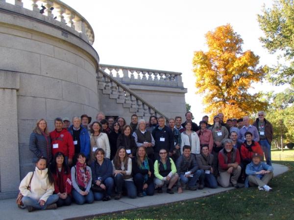 Pre-Tourists at Lincoln's Tomb, Oak Ridge Cemetery - Photo: G. Sternberg