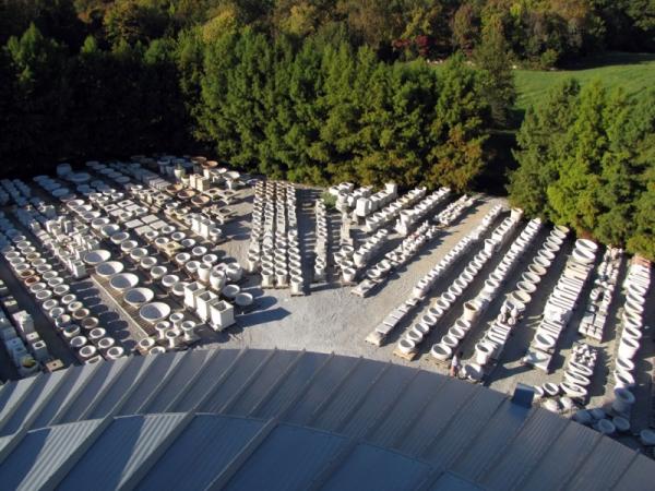 Dry-cast stone planters at Longshadow Gardens - Photo: G. Sternberg